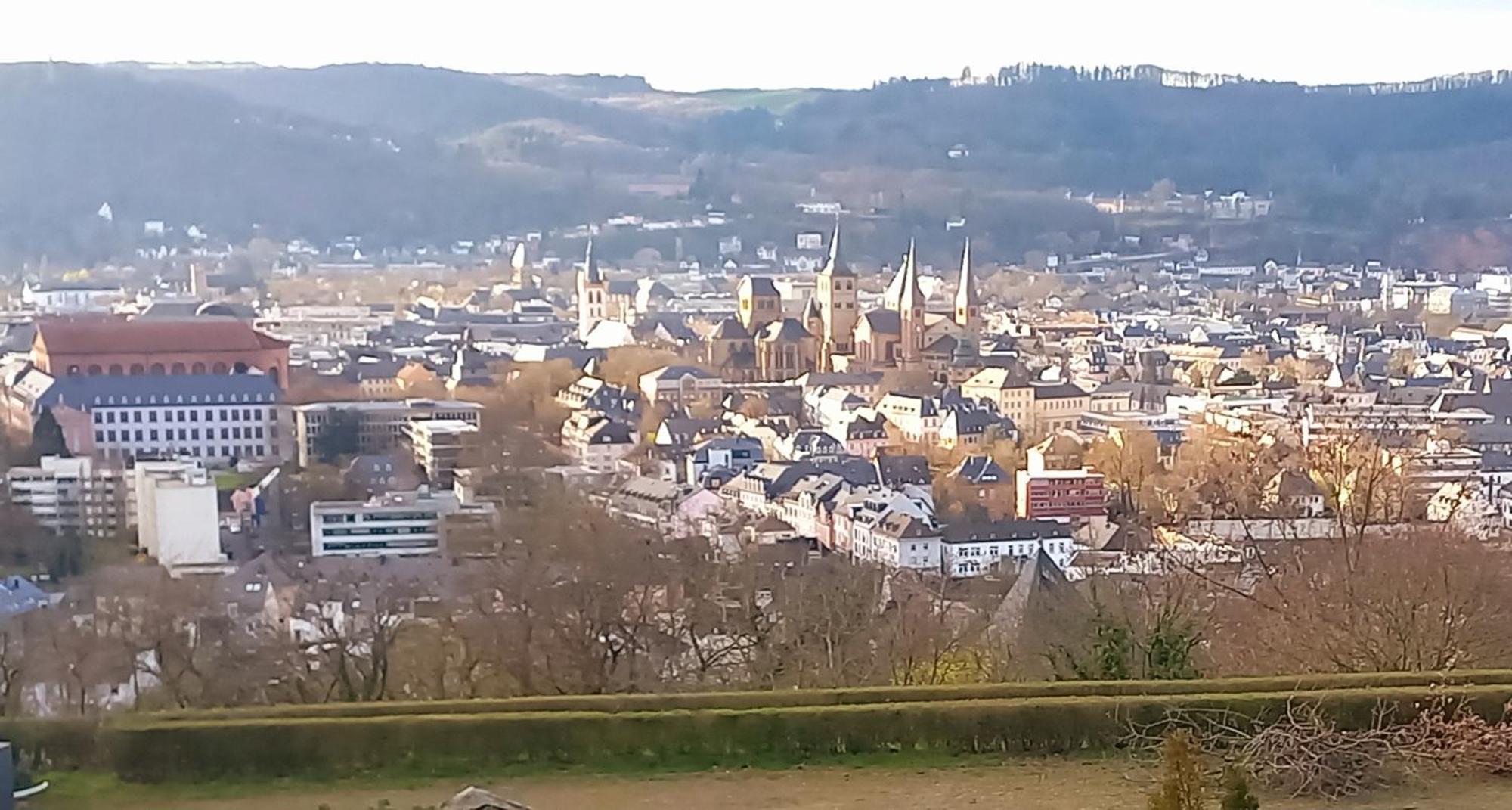 Ferienwohnungen Petrisberg Treviri Esterno foto