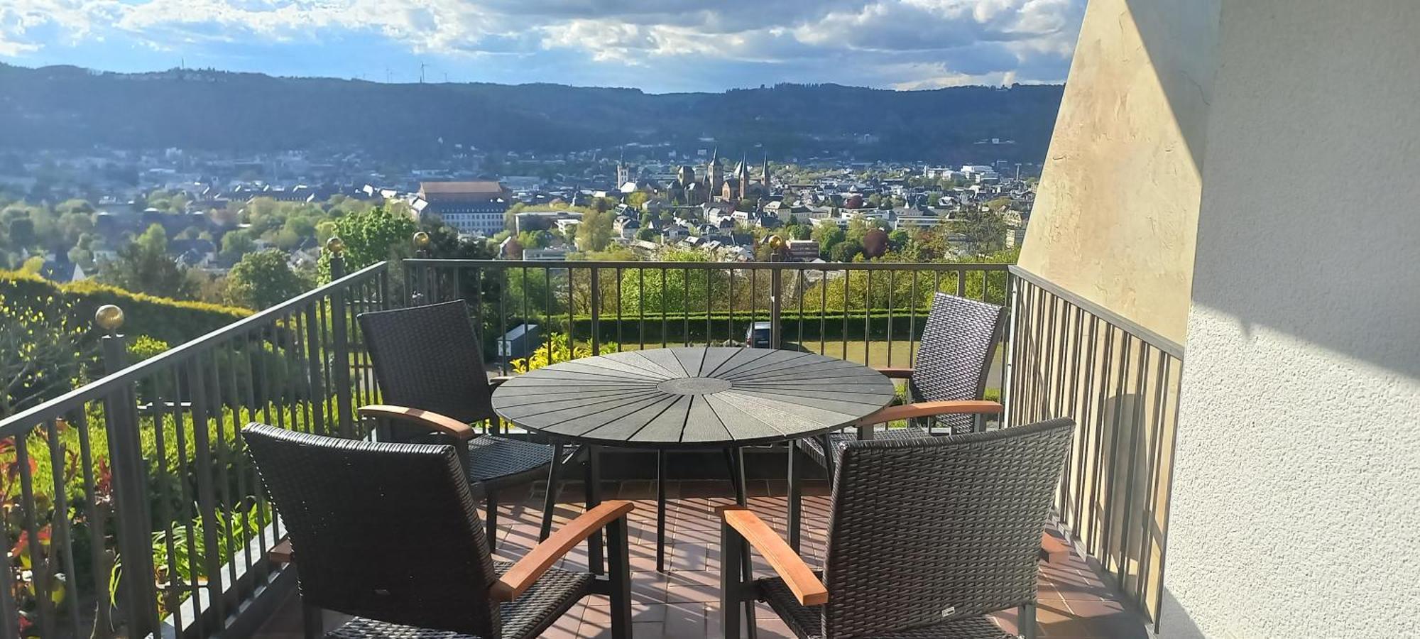 Ferienwohnungen Petrisberg Treviri Esterno foto