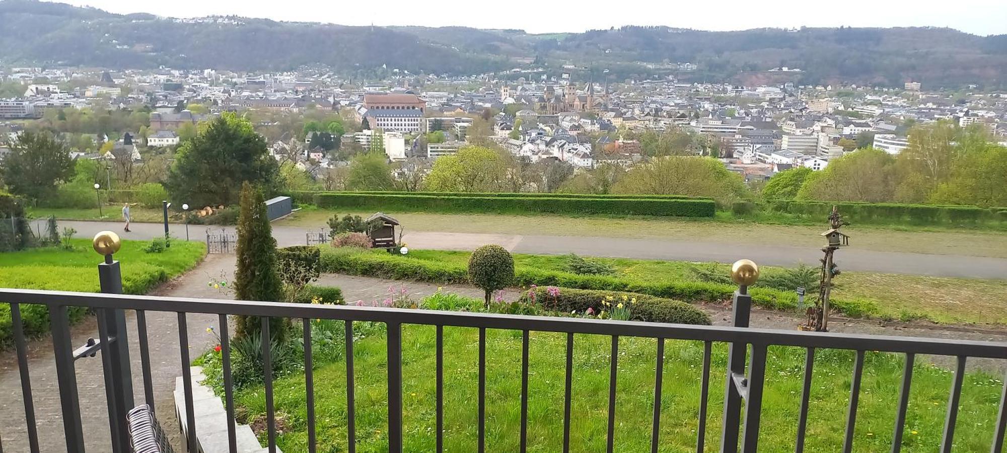 Ferienwohnungen Petrisberg Treviri Esterno foto